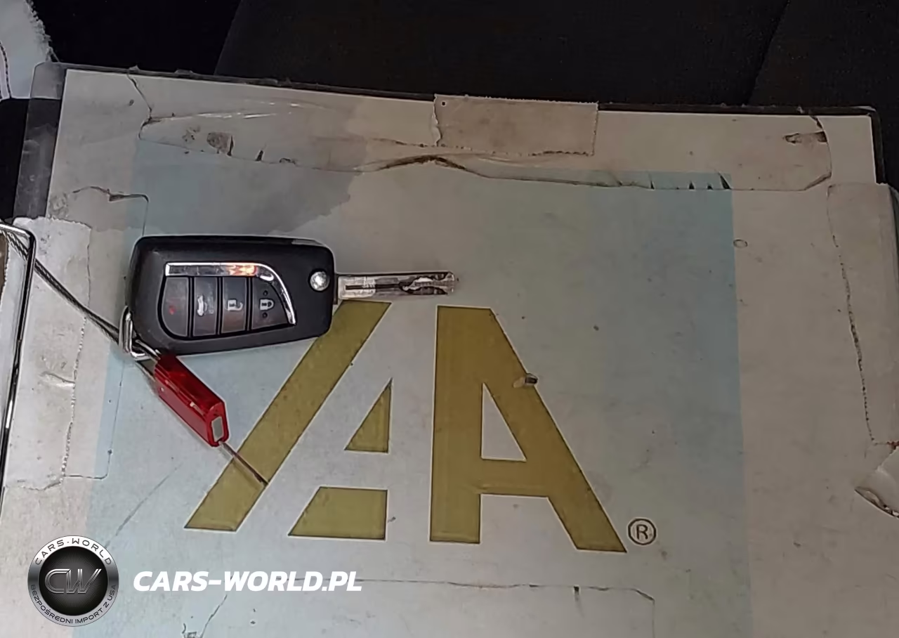 2020 Toyota Corolla Le VIN:5YFEPRAE3LP107893 - 11