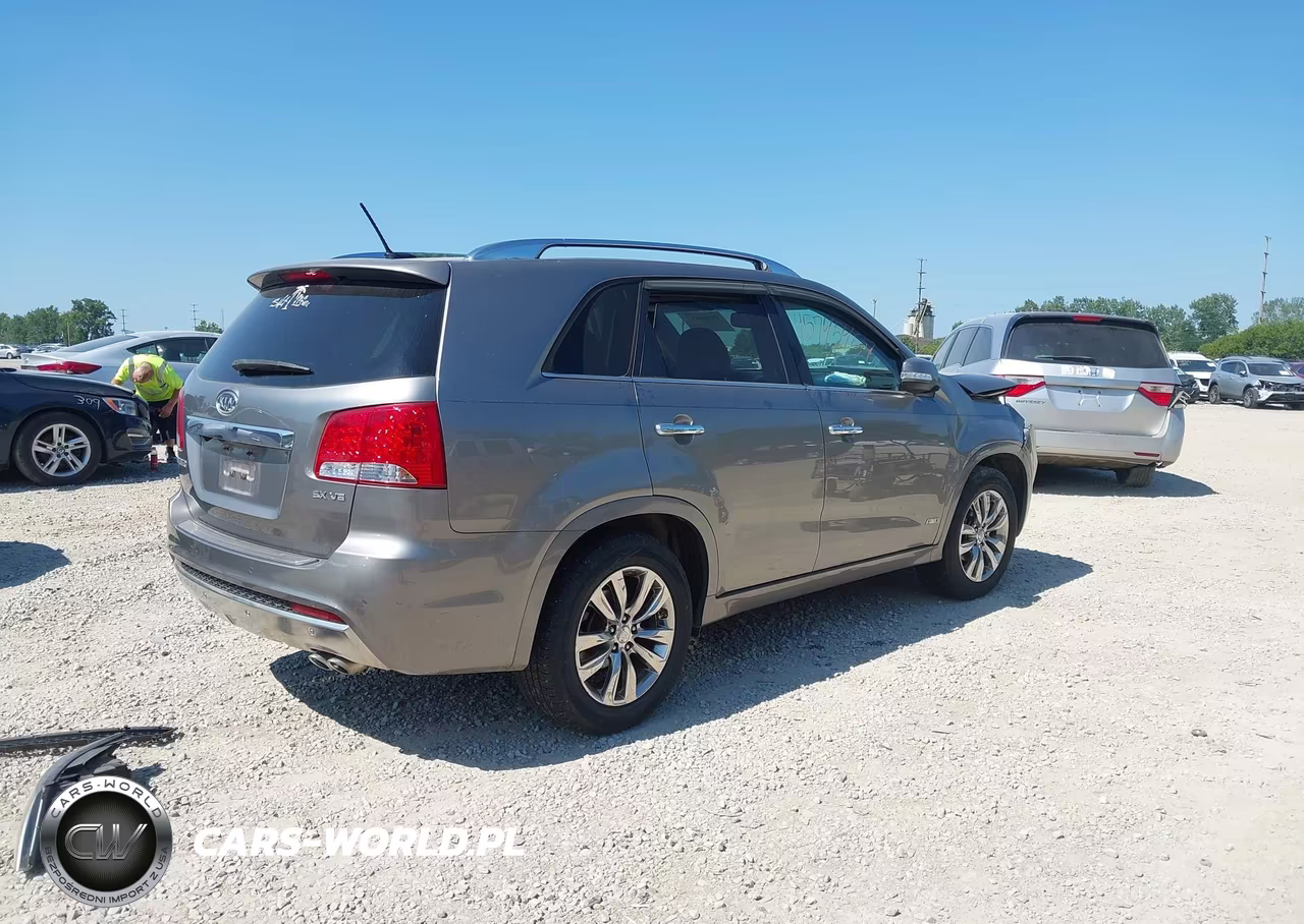 2012 Kia Sorento Sx V6 VIN:5XYKWDA29CG193651 - 4