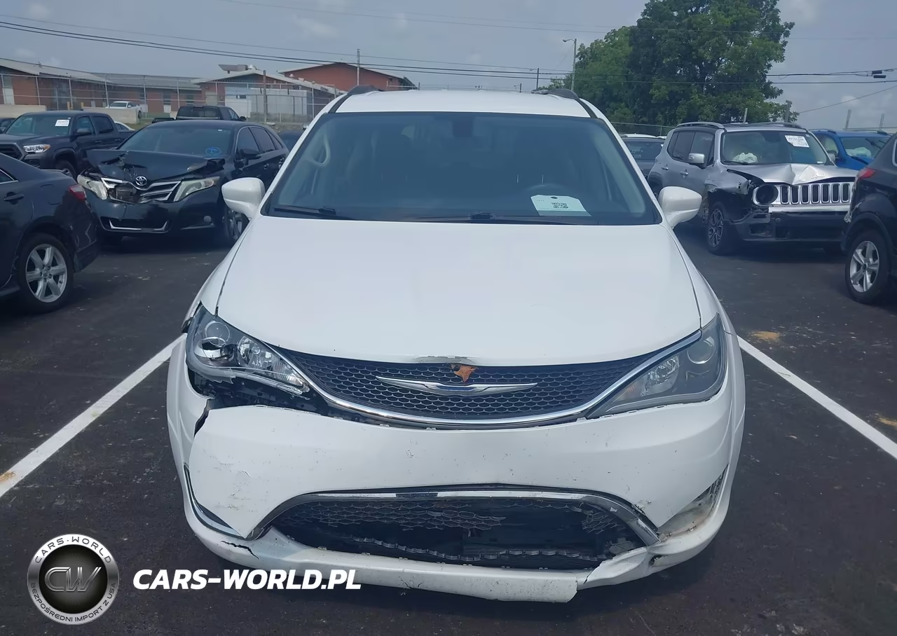 2017 Chrysler Pacifica Touring-L VIN:2C4RC1BG4HR510870 - 12