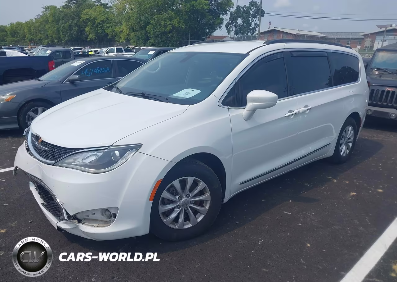 2017 Chrysler Pacifica Touring-L VIN:2C4RC1BG4HR510870 - 2