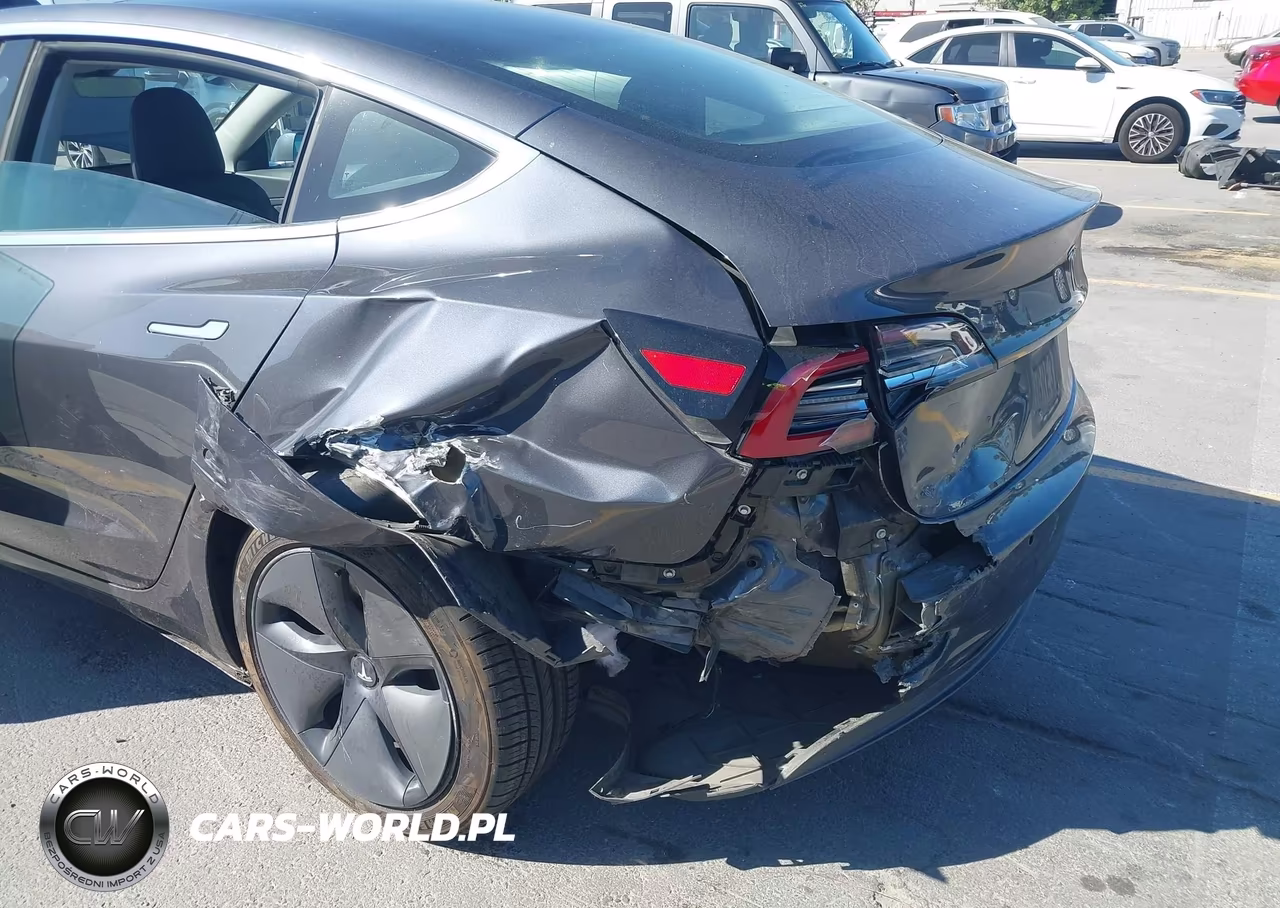 2018 Tesla Model 3 Long Range-Mid Range VIN:5YJ3E1EA8JF051027 - 6