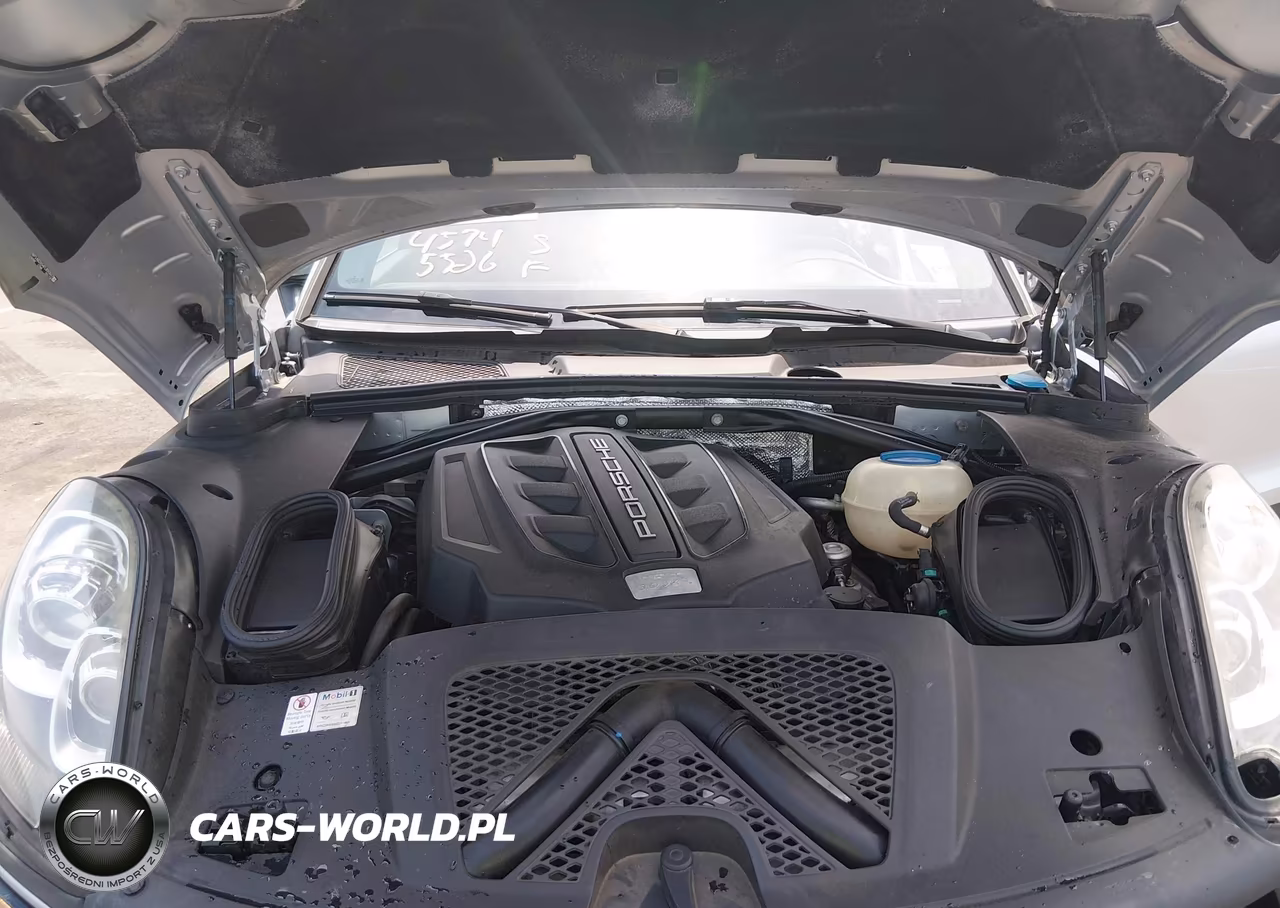 2015 Porsche Macan S VIN:WP1AB2A54FLB50607 - 10