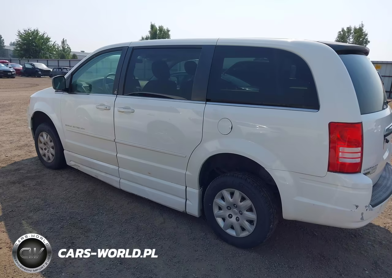 2009 Chrysler Town & Country Lx VIN:2A8HR44E79R570045 - 3