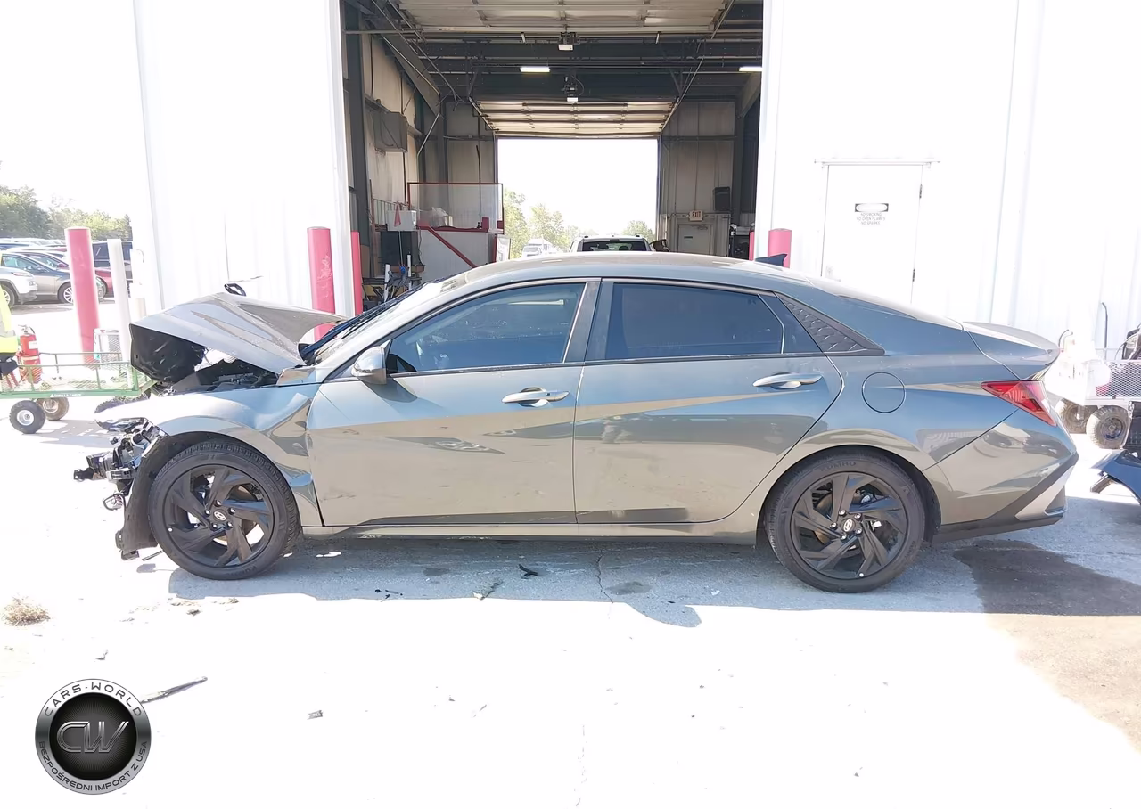 2026 Hyundai Elantra Sel Sport VIN:KMHLM4DGXTU172903 - 15