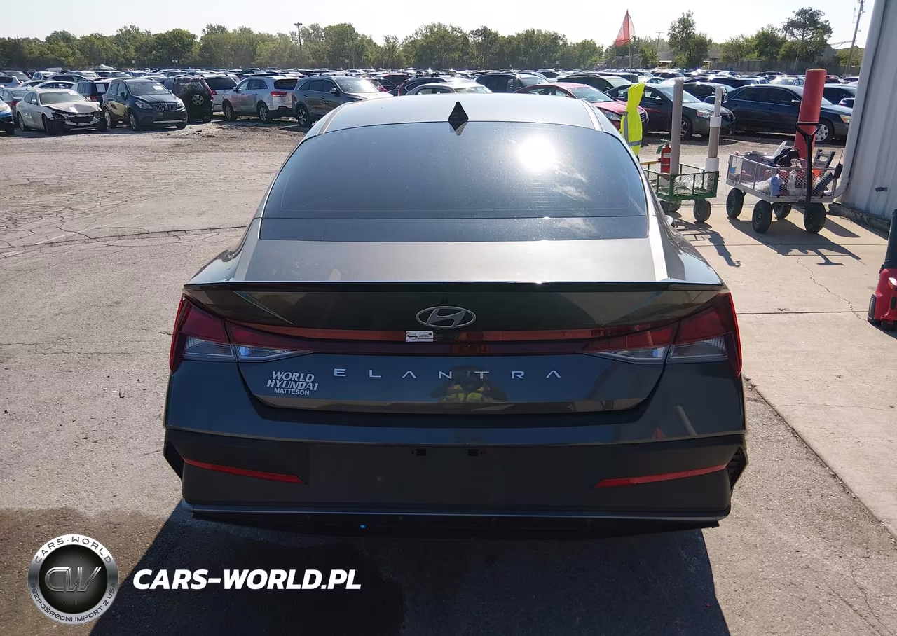 2026 Hyundai Elantra Sel Sport VIN:KMHLM4DGXTU172903 - 17