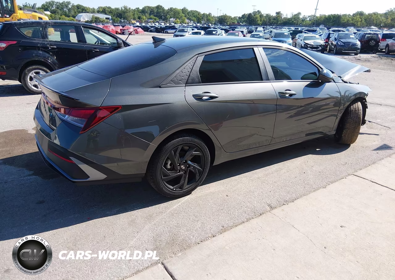 2026 Hyundai Elantra Sel Sport VIN:KMHLM4DGXTU172903 - 4