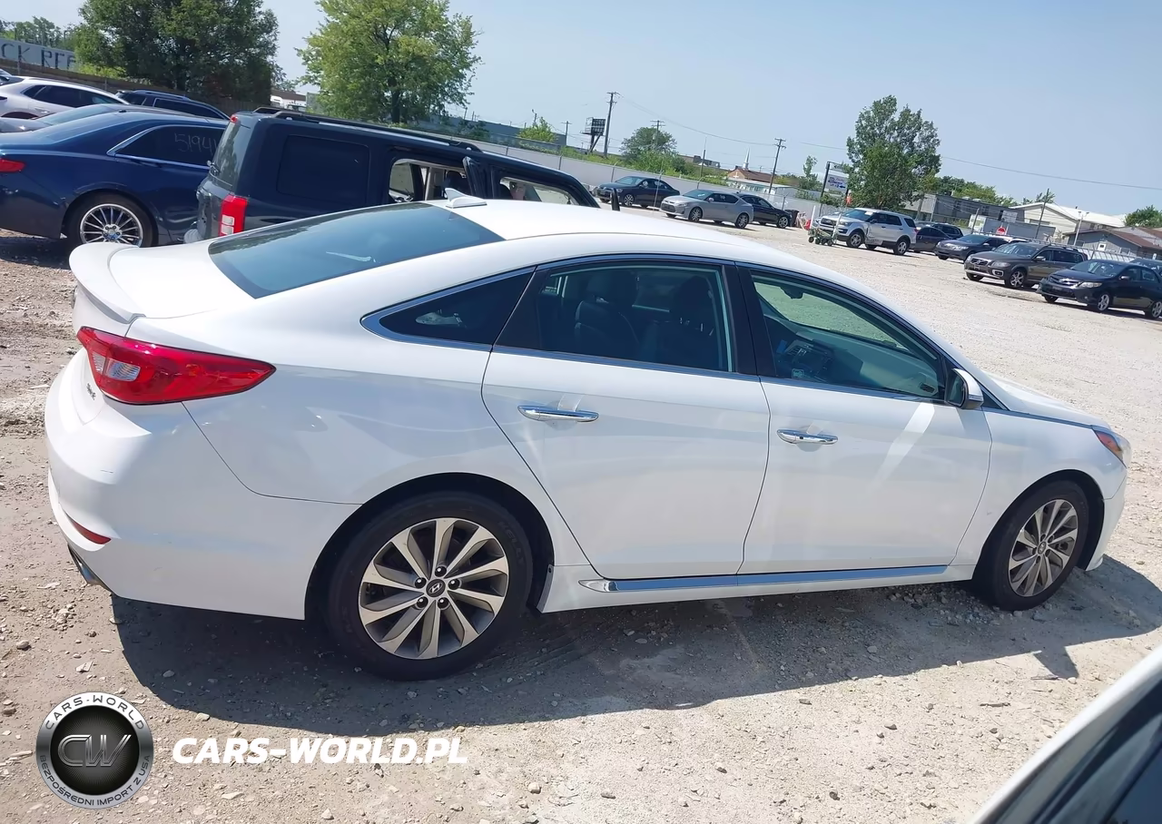 2015 Hyundai Sonata Sport VIN:5NPE34AFXFH099901 - 13