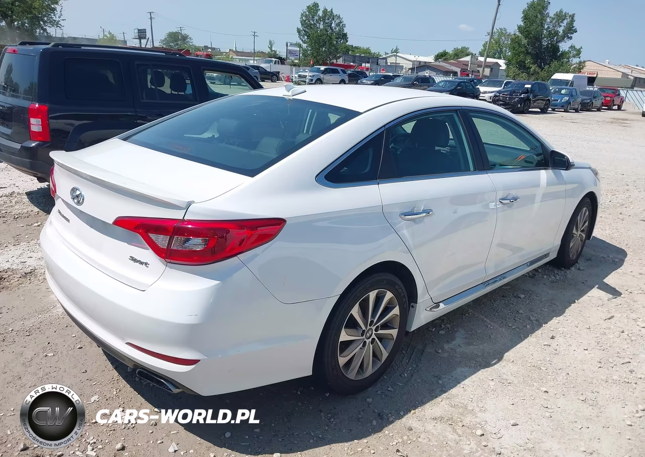 2015 Hyundai Sonata Sport VIN:5NPE34AFXFH099901 - 4
