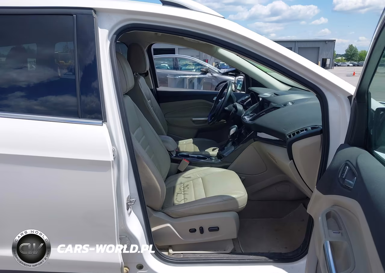 2016 Ford Escape Titanium VIN:1FMCU9J94GUC25426 - 5