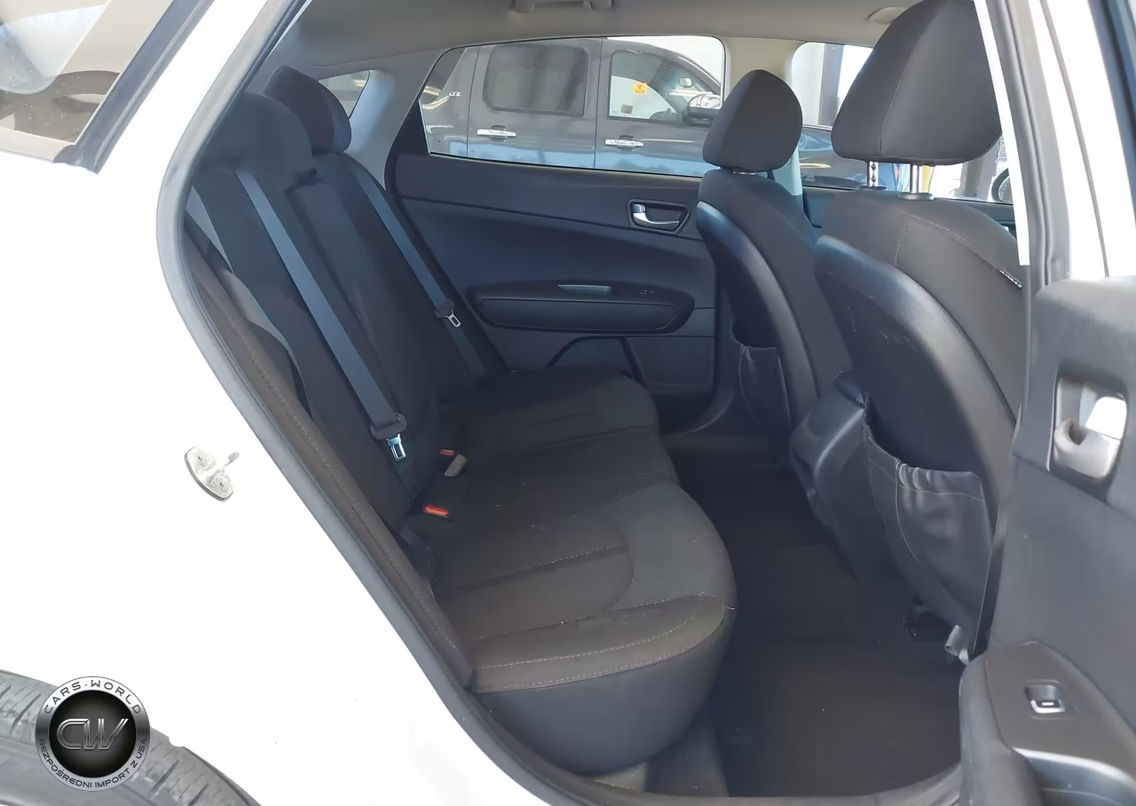 2017 Kia Optima Lx VIN:5XXGT4L36HG164009 - 8