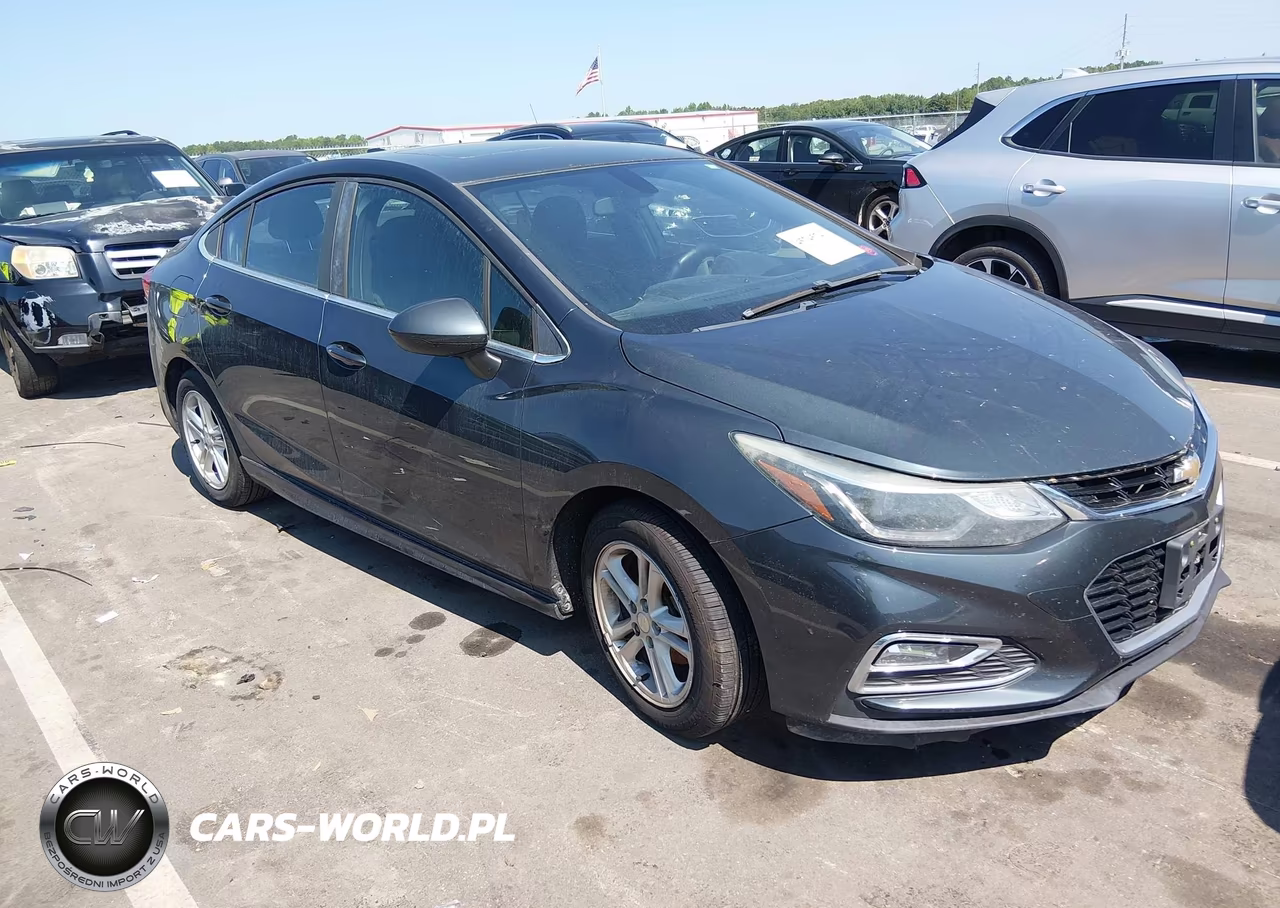 2018 Chevrolet Cruze Lt Auto – zdjęcie 1 z 17