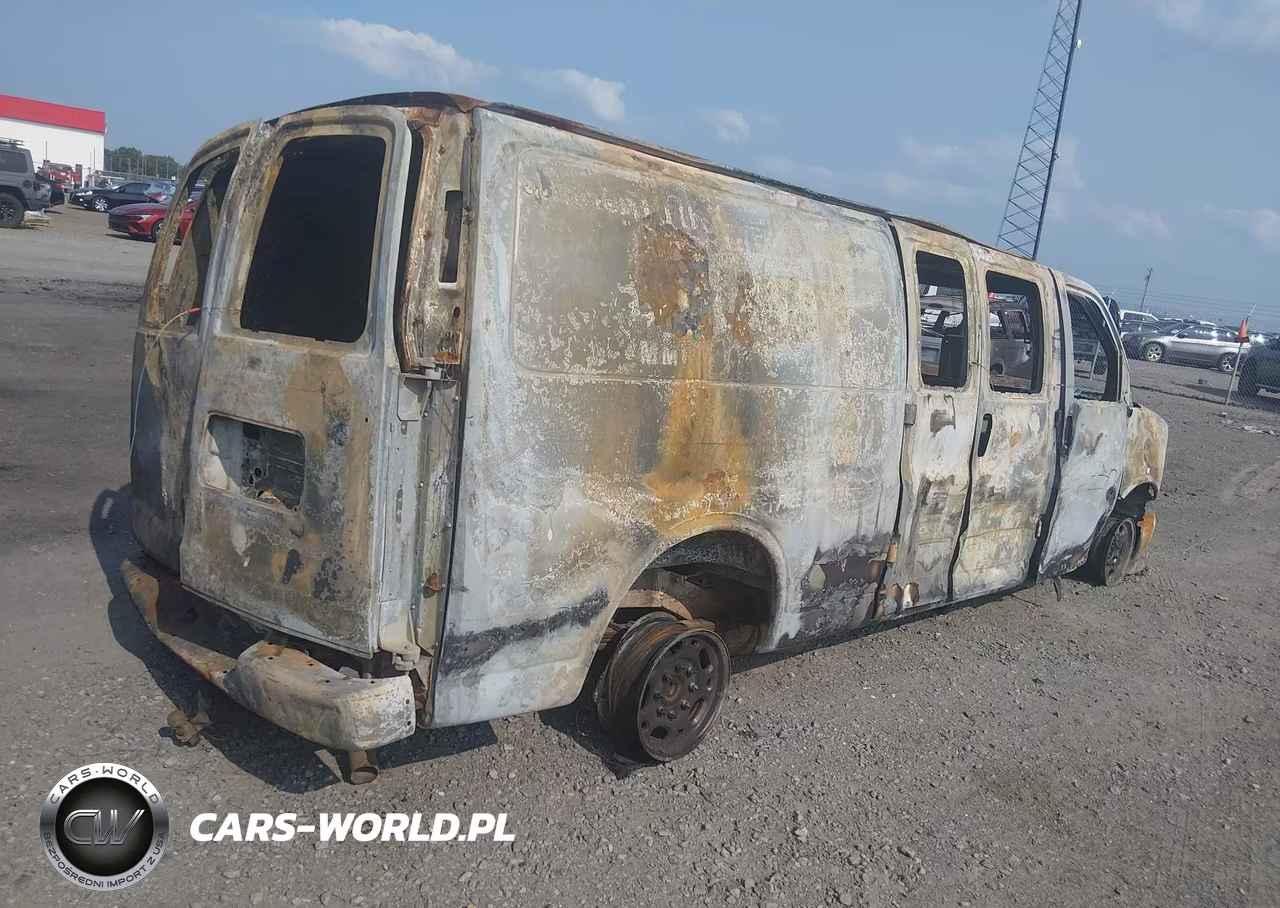 2003 Chevrolet Express Cargo Van VIN:1GCGG29U131178591 - 4