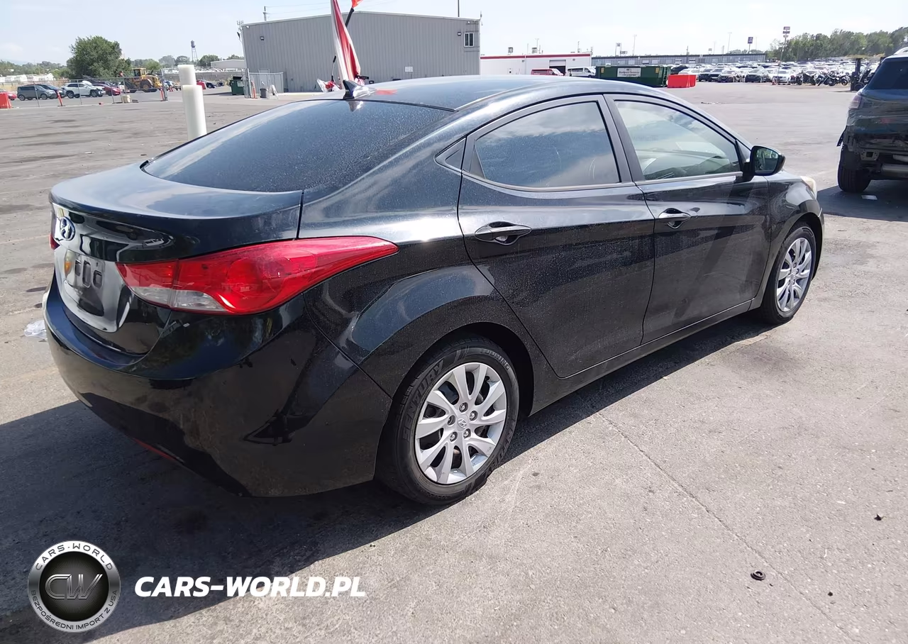 2011 Hyundai Elantra Gls VIN:5NPDH4AE1BH013504 - 4