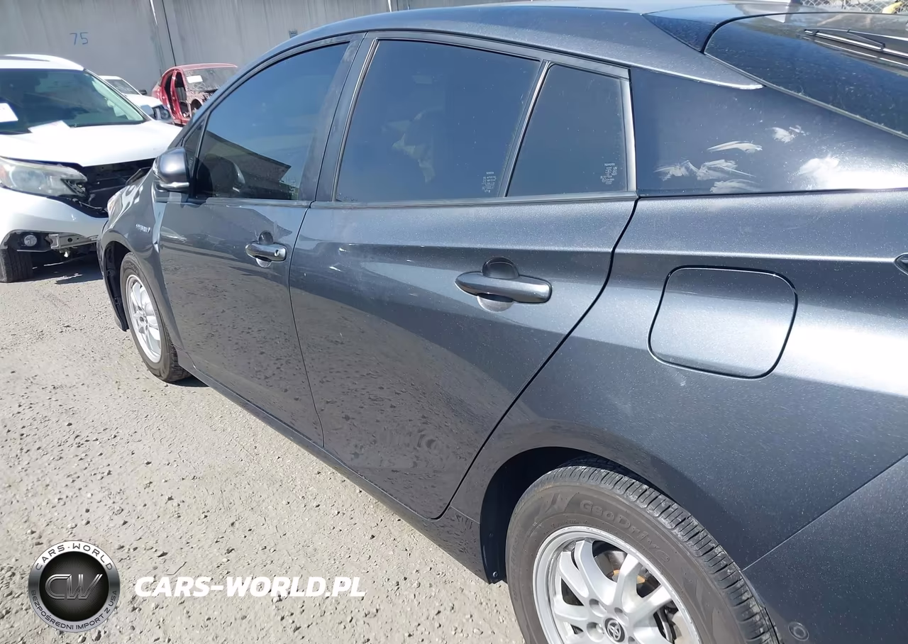 2021 Toyota Prius Le VIN:JTDKAMFU2M3138618 - 15