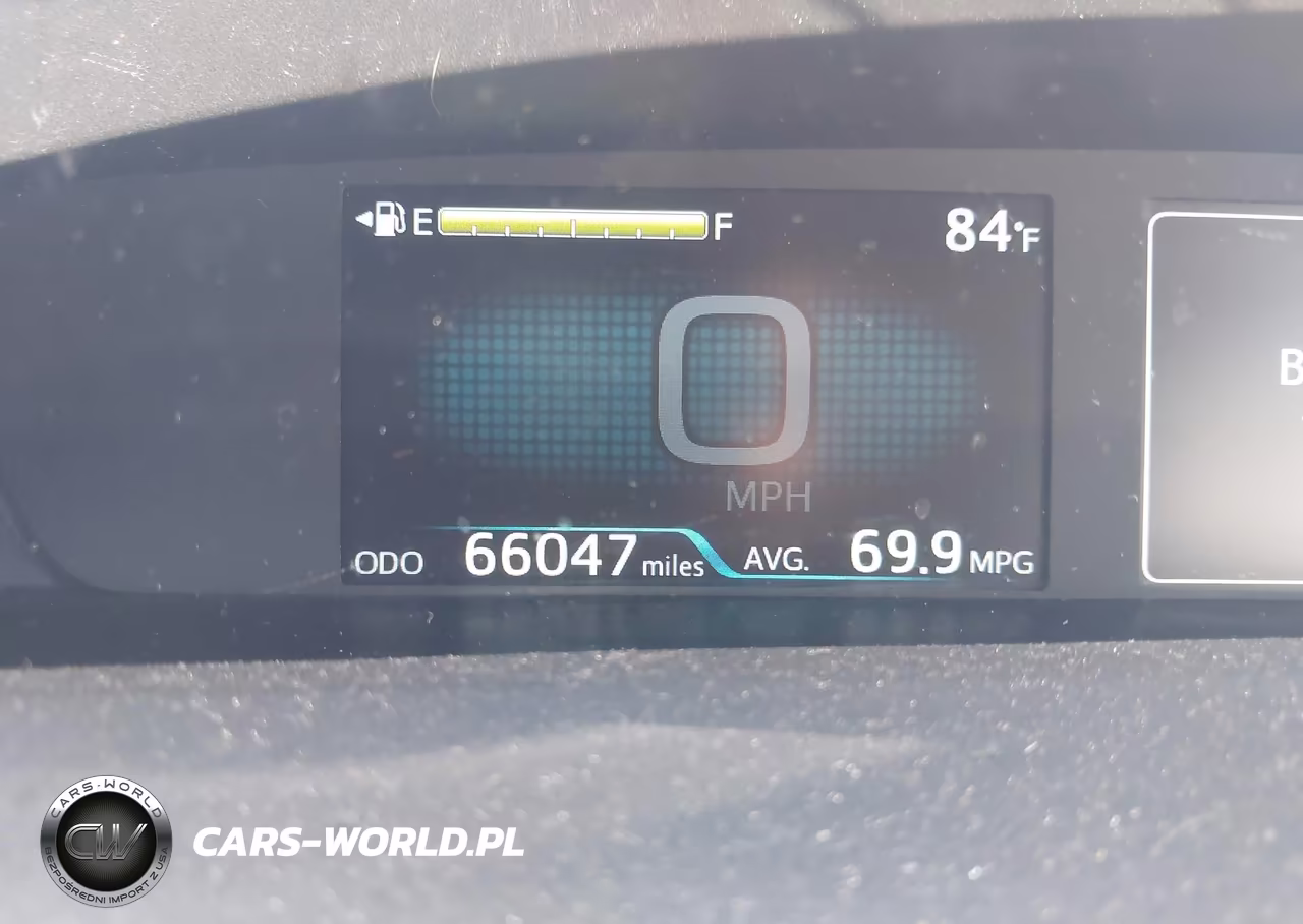2021 Toyota Prius Le VIN:JTDKAMFU2M3138618 - 16