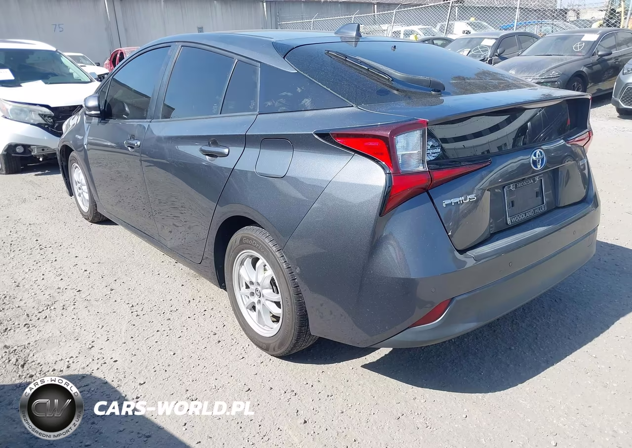2021 Toyota Prius Le VIN:JTDKAMFU2M3138618 - 3