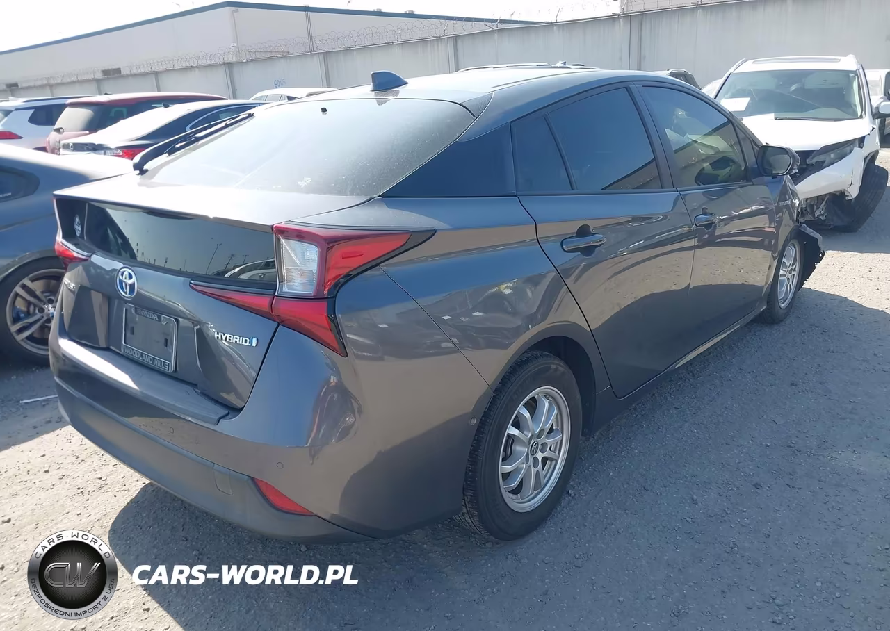 2021 Toyota Prius Le VIN:JTDKAMFU2M3138618 - 4
