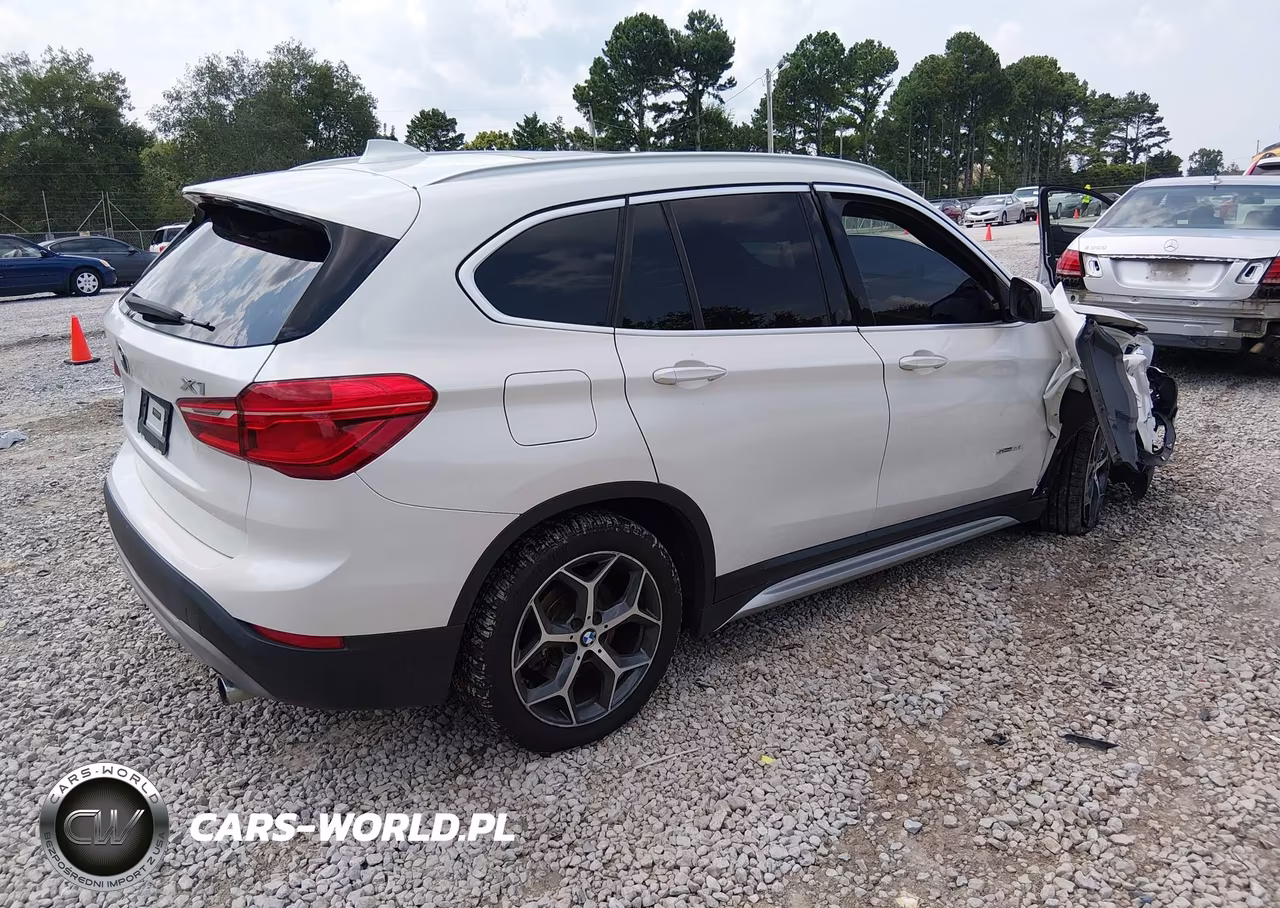 2018 BMW X1 Sdrive28I VIN:WBXHU7C30J5H43077 - 4