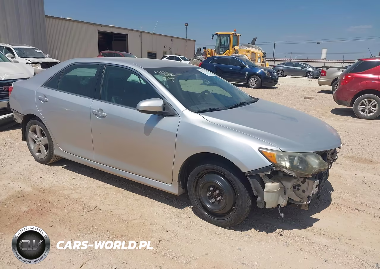 2014 Toyota Camry Se – zdjęcie 1 z 18