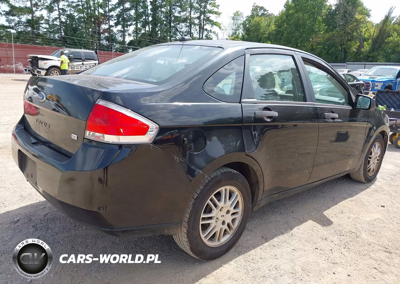 2011 Ford Focus Se VIN:1FAHP3FN5BW147651 - 4