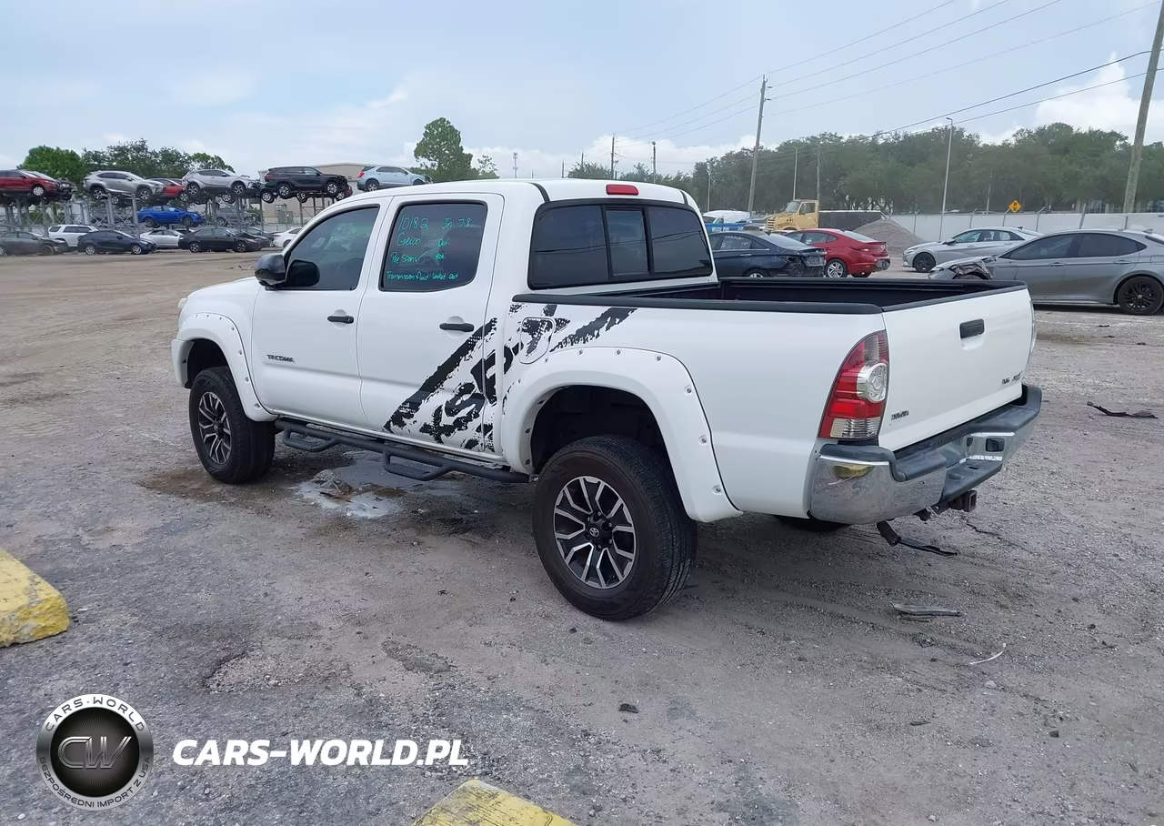 2013 Toyota Tacoma Prerunner V6 VIN:5TFJU4GN1DX036326 - 3