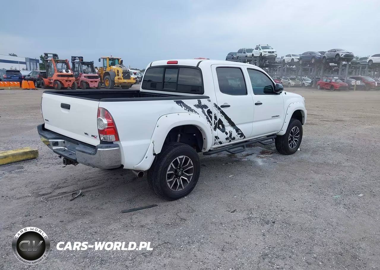 2013 Toyota Tacoma Prerunner V6 VIN:5TFJU4GN1DX036326 - 4