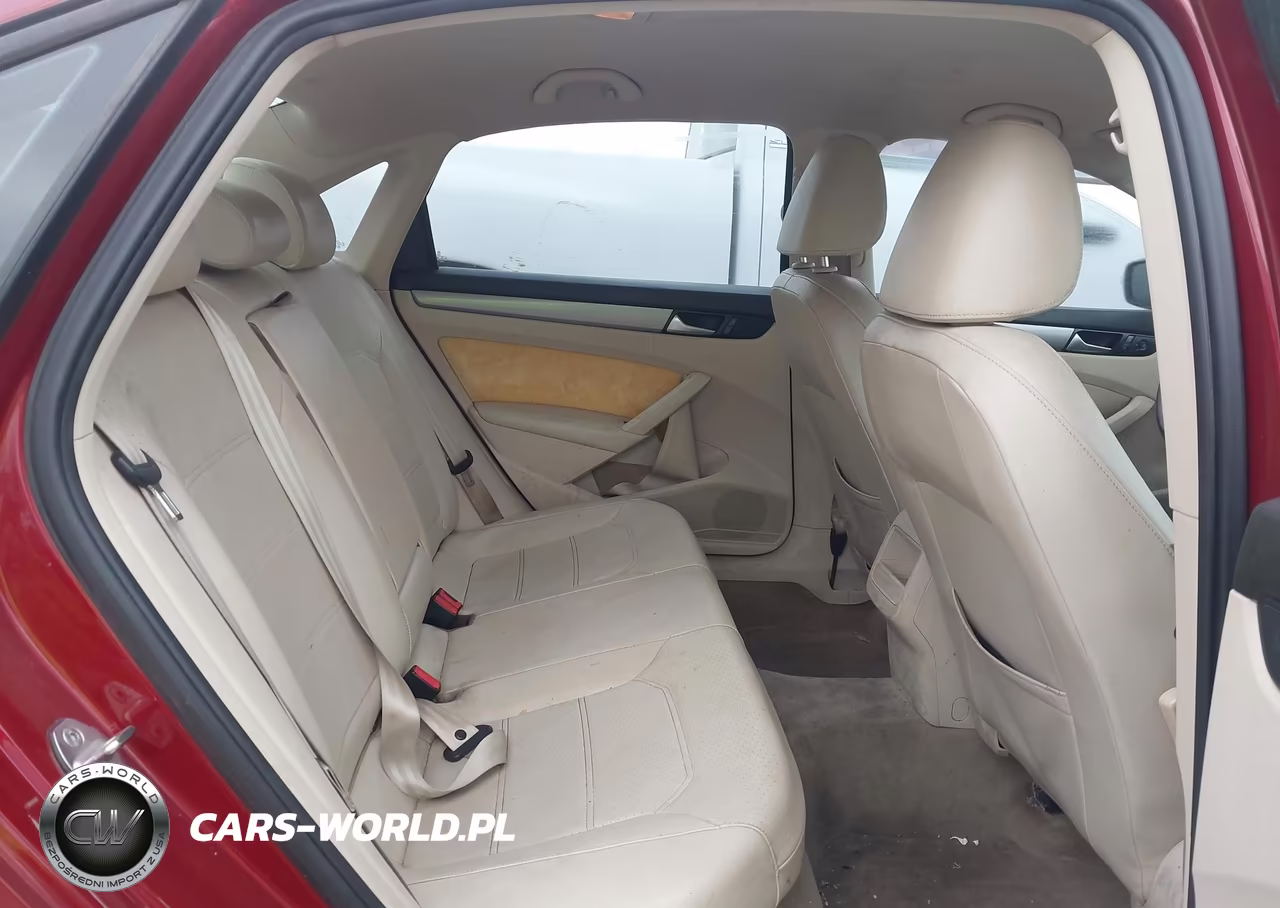 2015 Volkswagen Passat 1.8T Wolfsburg Edition VIN:1VWAS7A38FC065103 - 8