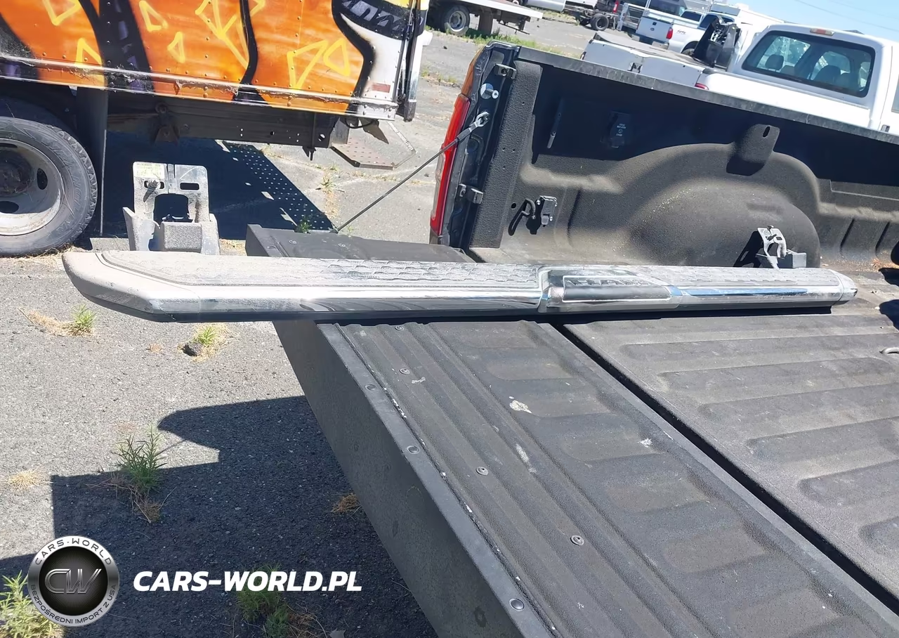 2023 Ram 3500 Tradesman 4X4 8' Box VIN:3C63R3GL5PG510166 - 12