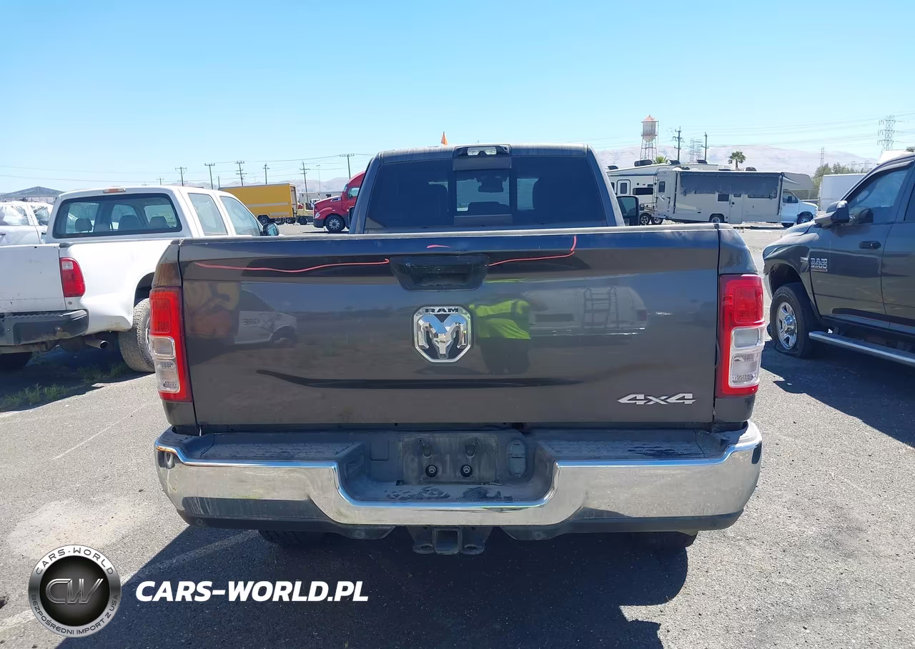 2023 Ram 3500 Tradesman 4X4 8' Box VIN:3C63R3GL5PG510166 - 17