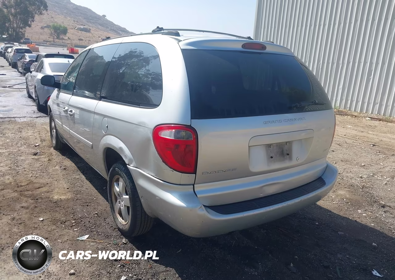 2005 Dodge Caravan Sxt VIN:2D8GP44LX5R354449 - 3