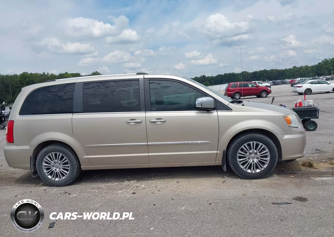 2013 Chrysler Town & Country Limited VIN:2C4RC1GG3DR595929 - 13