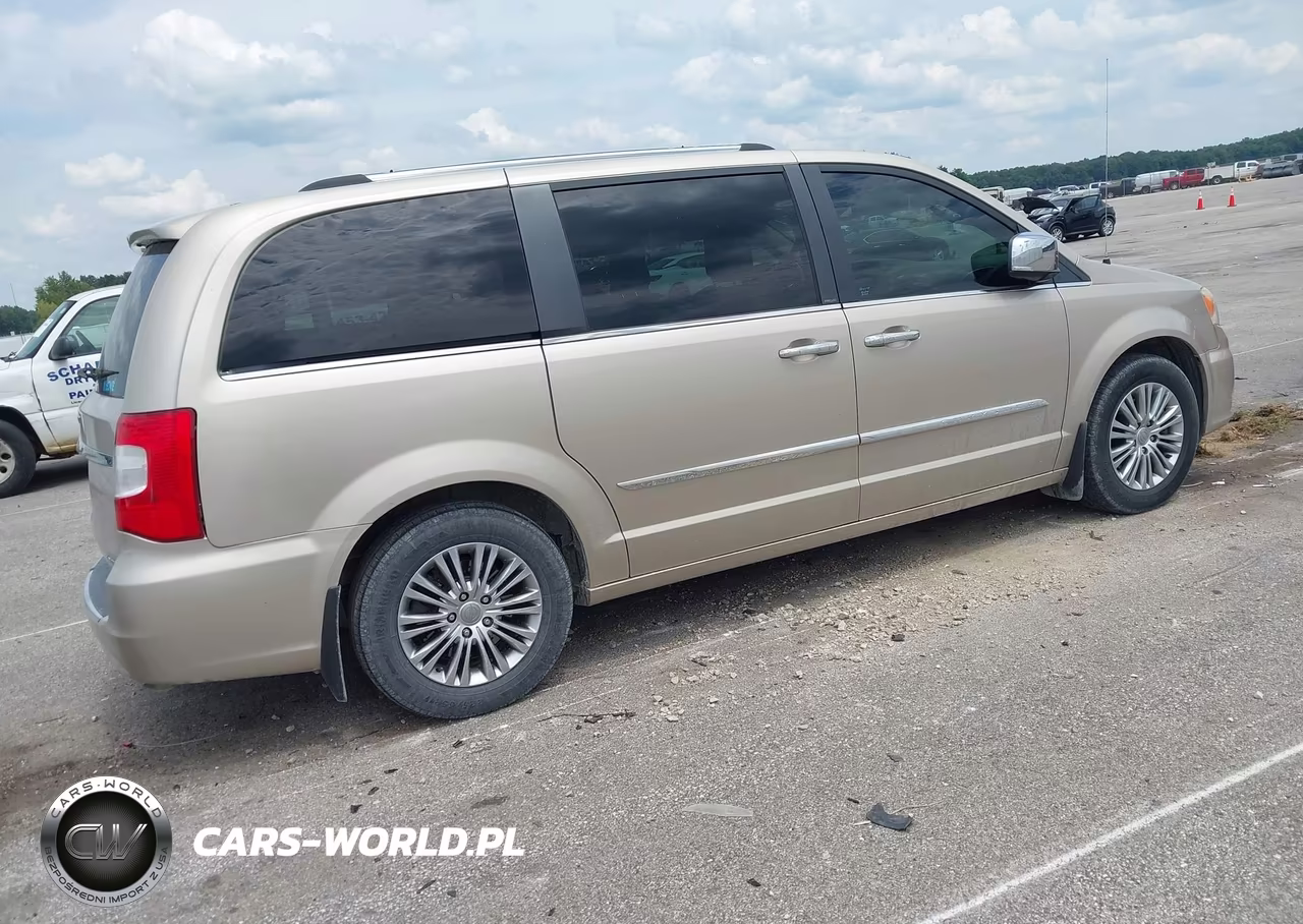 2013 Chrysler Town & Country Limited VIN:2C4RC1GG3DR595929 - 4