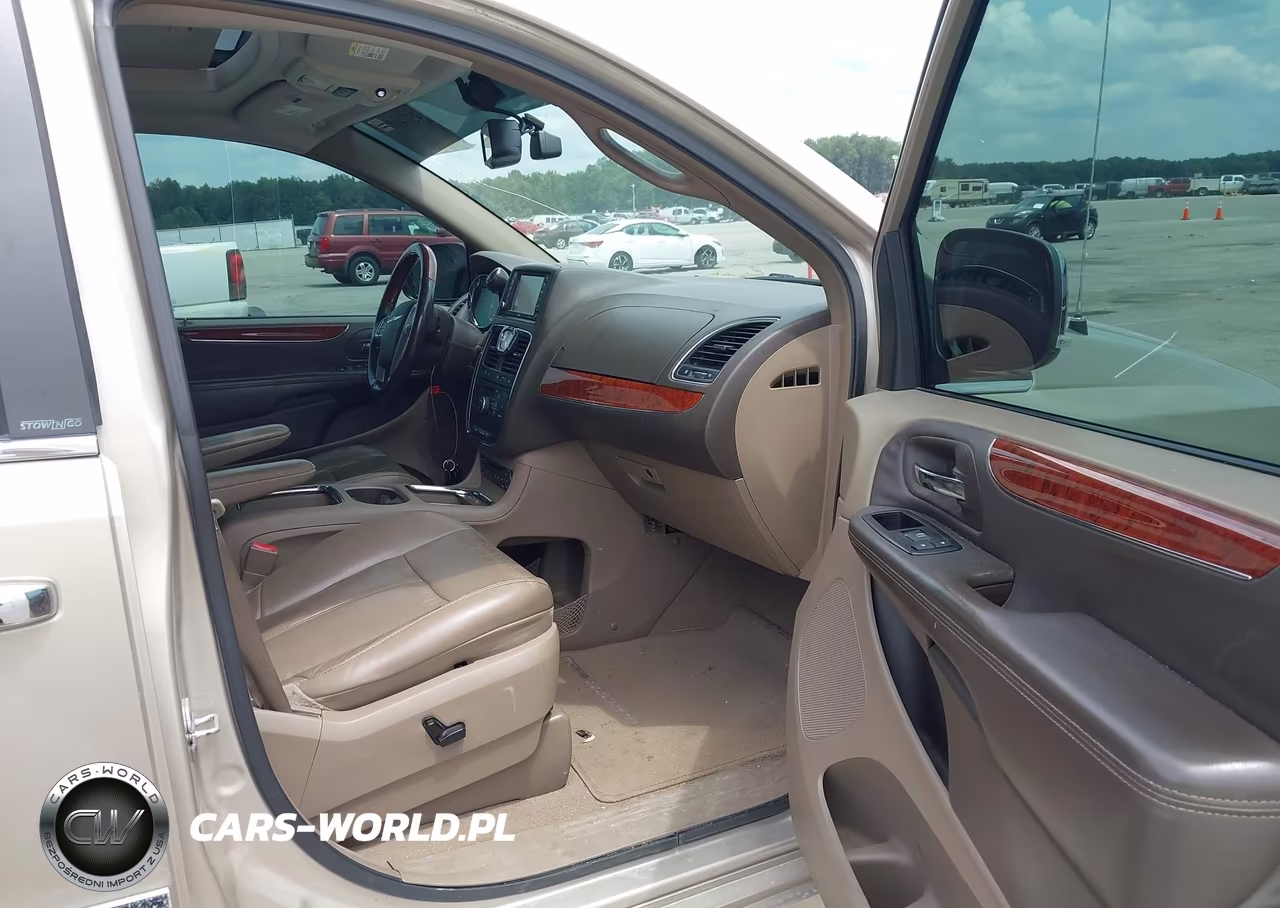 2013 Chrysler Town & Country Limited VIN:2C4RC1GG3DR595929 - 5