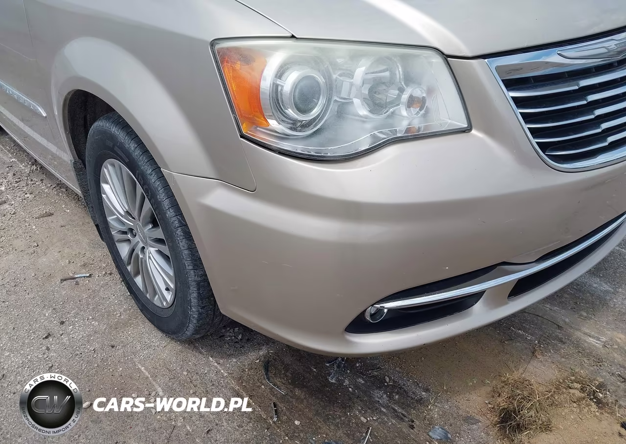 2013 Chrysler Town & Country Limited VIN:2C4RC1GG3DR595929 - 6