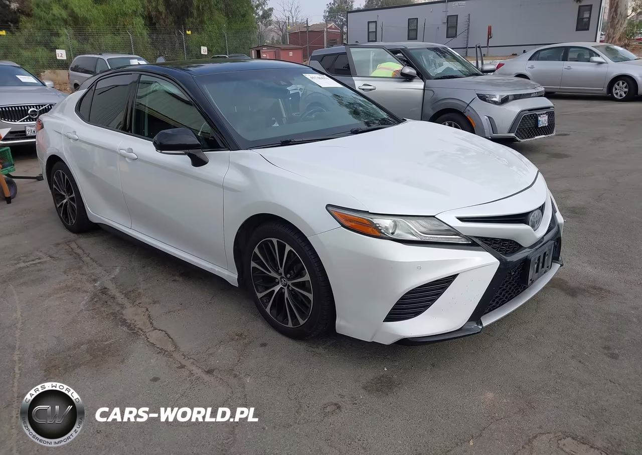 2018 Toyota Camry Xse – zdjęcie 1 z 18