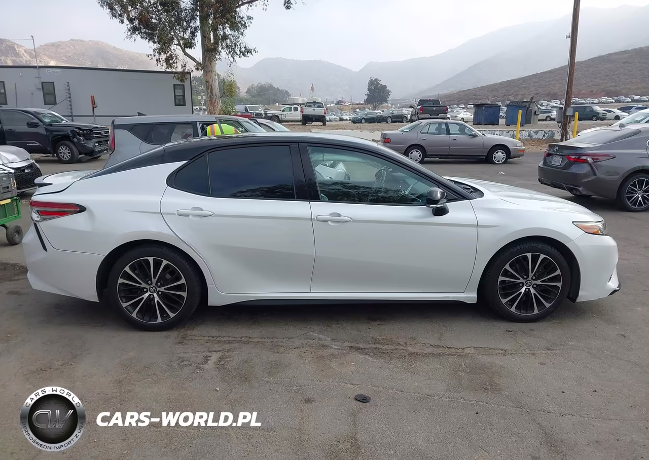 2018 Toyota Camry Xse VIN:4T1B61HK7JU158537 - 13