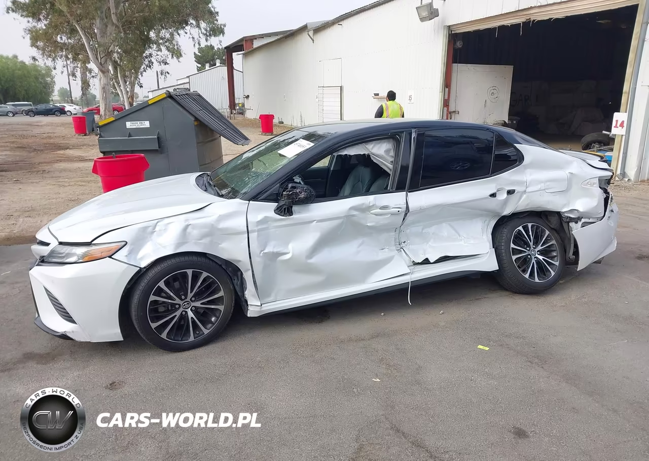 2018 Toyota Camry Xse VIN:4T1B61HK7JU158537 - 14