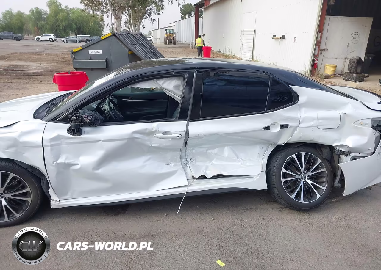 2018 Toyota Camry Xse VIN:4T1B61HK7JU158537 - 17