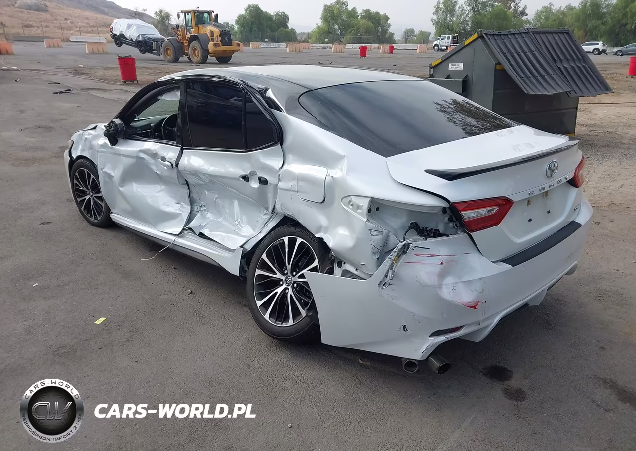 2018 Toyota Camry Xse VIN:4T1B61HK7JU158537 - 3