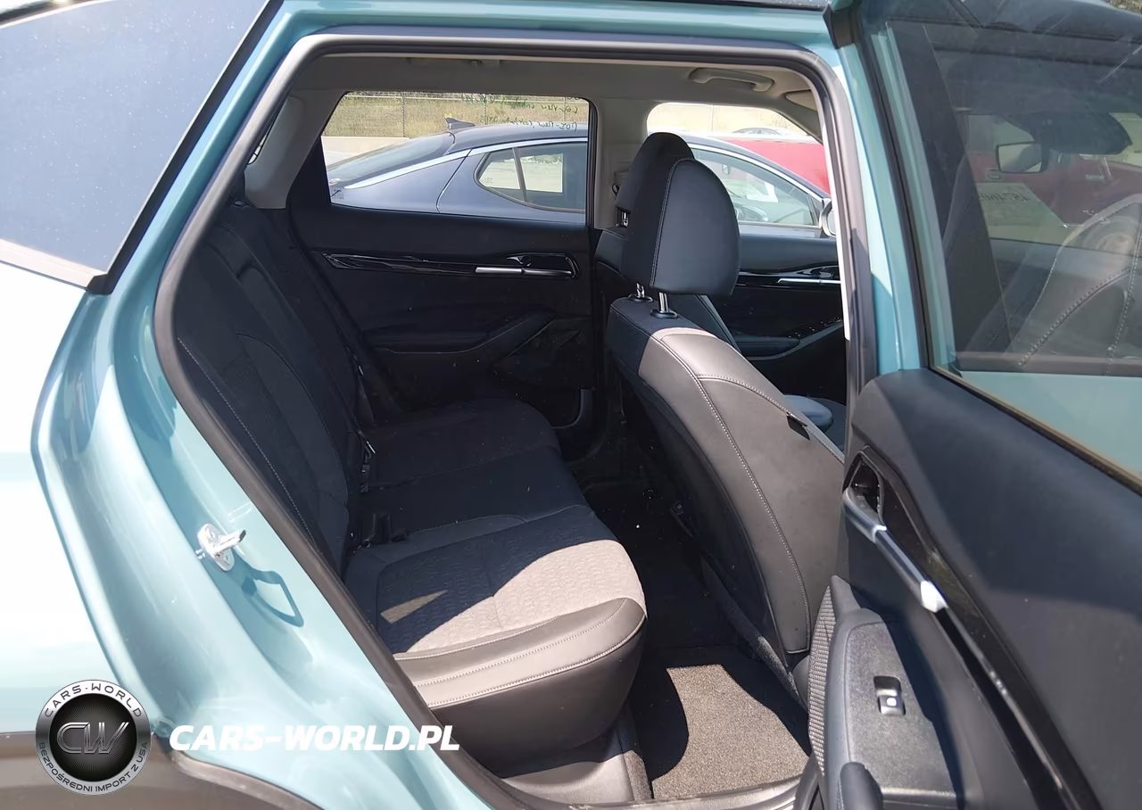2025 Kia Seltos S VIN:KNDEUCAA9S7822857 - 8
