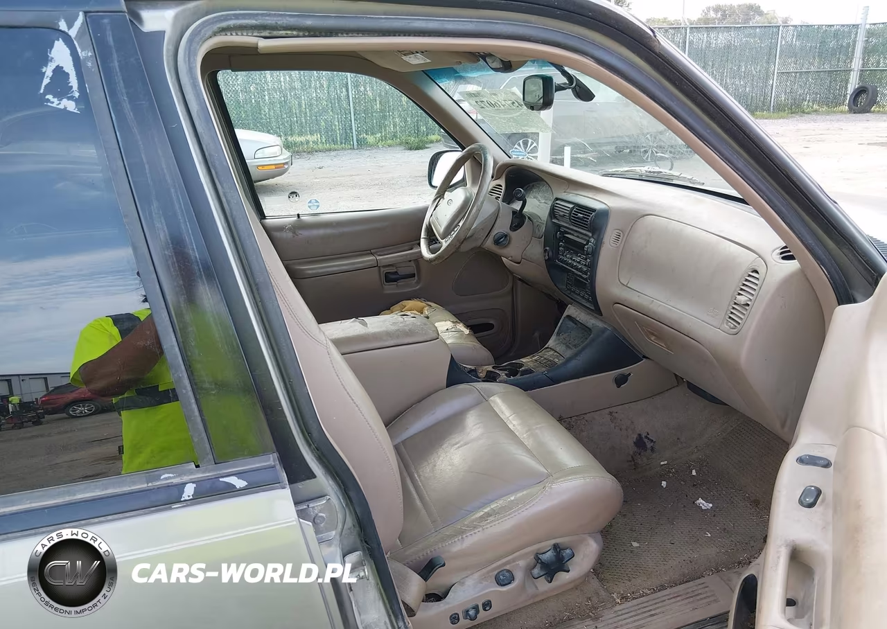 2001 Ford Explorer Eddie Bauer VIN:1FMZU84P31UB51955 - 5
