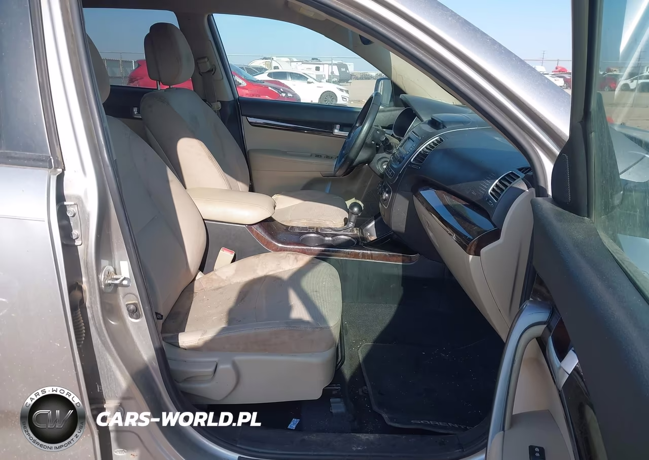 2014 Kia Sorento Lx V6 VIN:5XYKTDA74EG546952 - 5