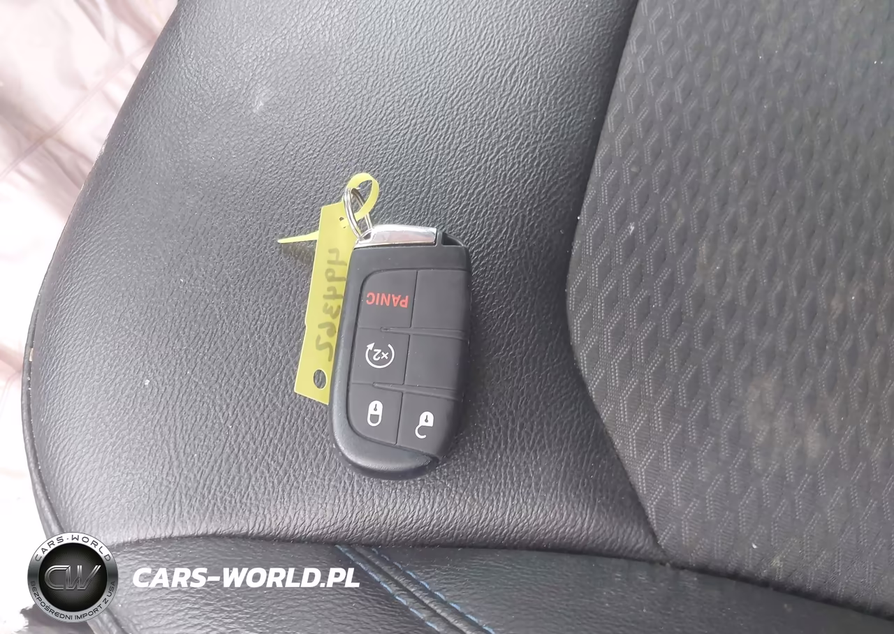 2025 Jeep Compass Latitude 4X4 VIN:3C4NJDBN6ST601969 - 10
