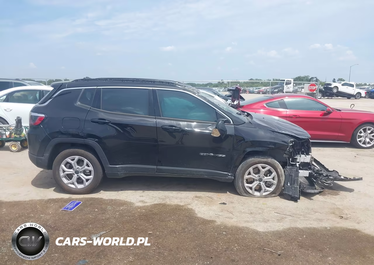 2025 Jeep Compass Latitude 4X4 VIN:3C4NJDBN6ST601969 - 12