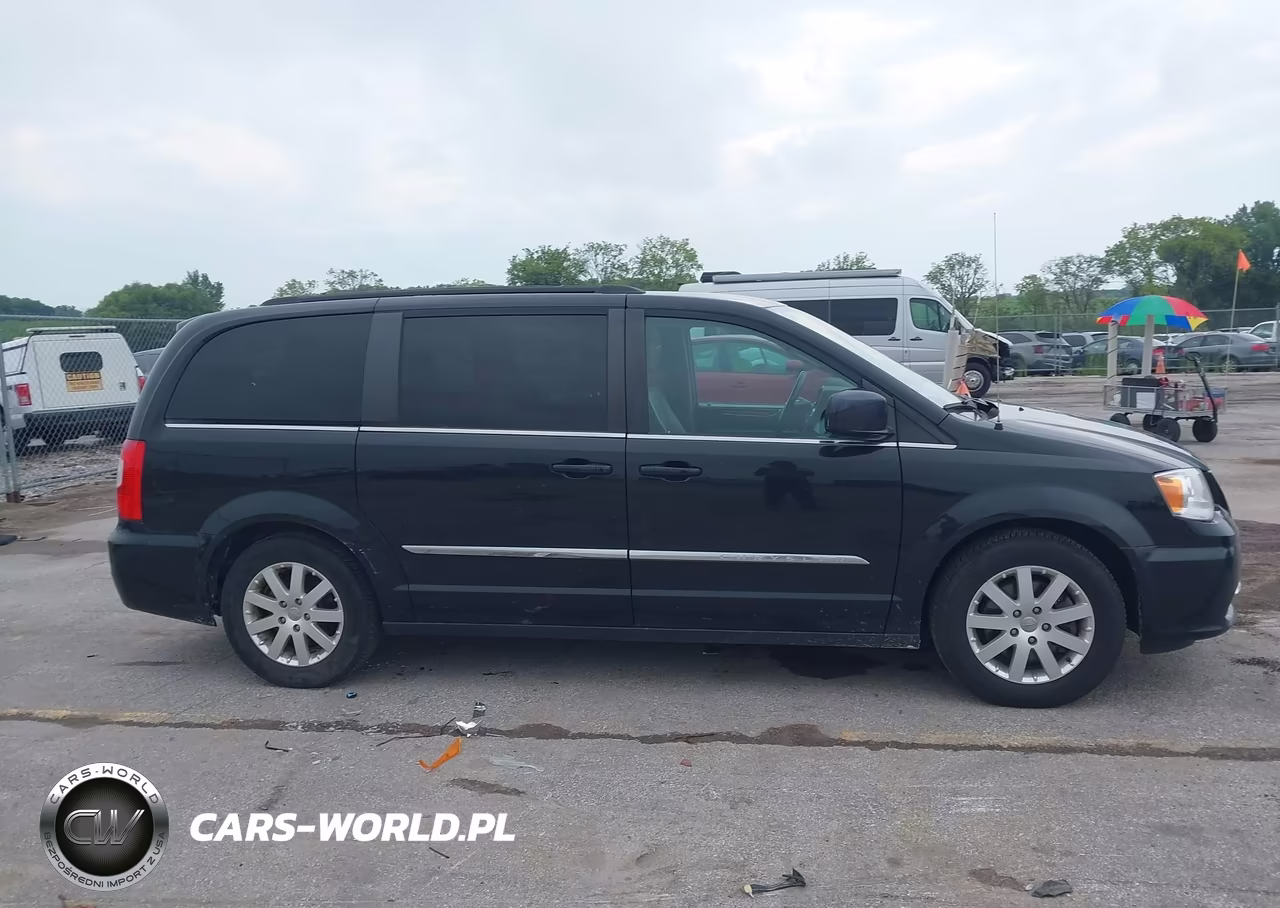 2016 Chrysler Town & Country Touring VIN:2C4RC1BG7GR293068 - 13