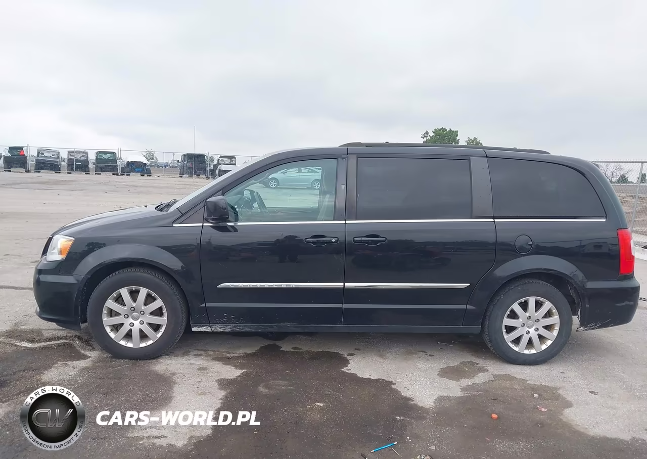 2016 Chrysler Town & Country Touring VIN:2C4RC1BG7GR293068 - 14