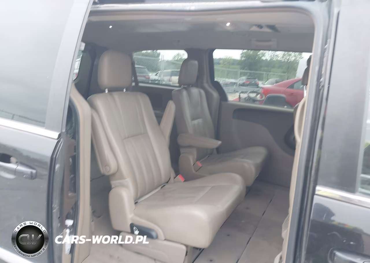 2016 Chrysler Town & Country Touring VIN:2C4RC1BG7GR293068 - 8