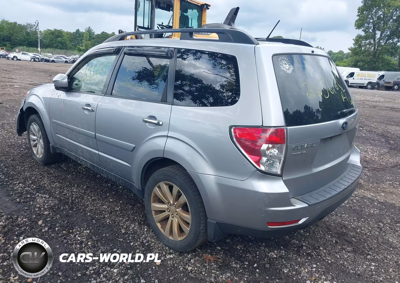 2013 Subaru Forester 2.5X Premium VIN:JF2SHADC0DG418813 - 3