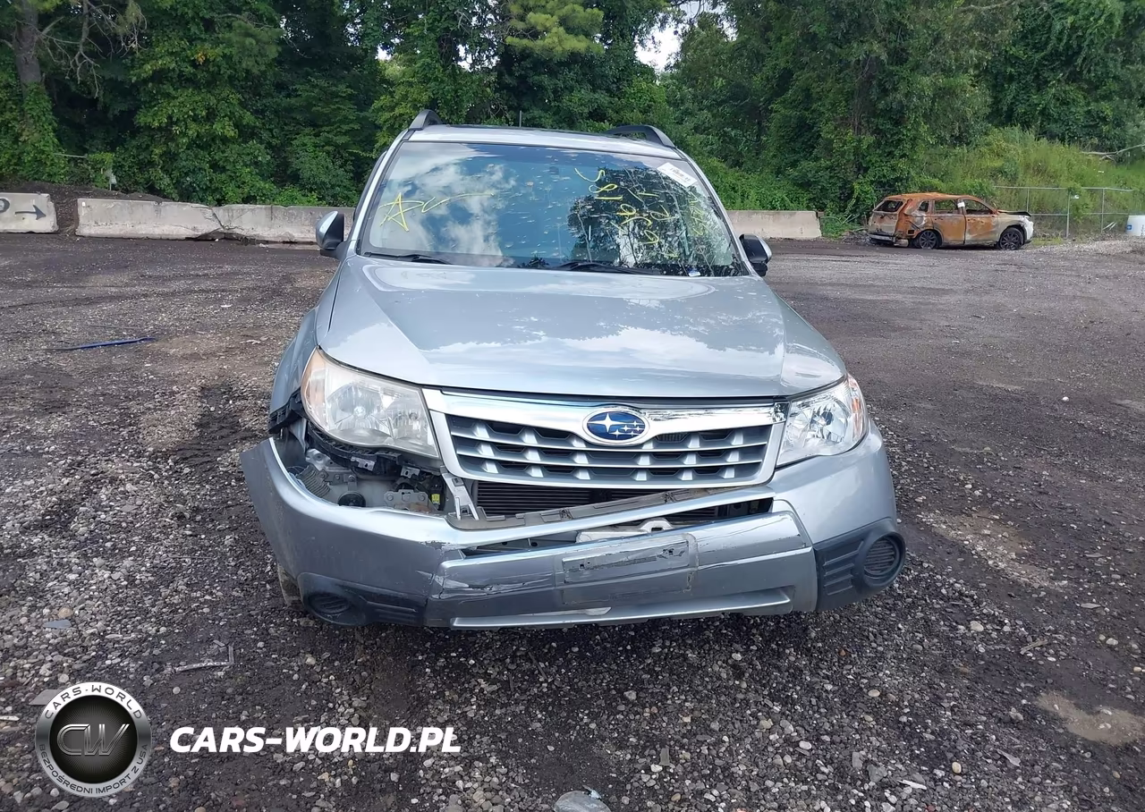2013 Subaru Forester 2.5X Premium VIN:JF2SHADC0DG418813 - 6