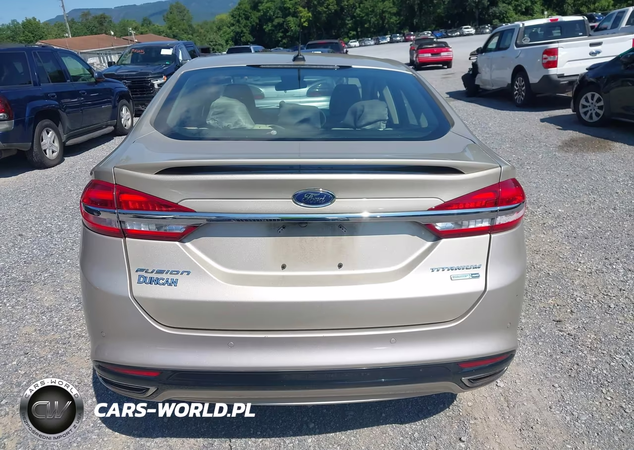 2018 Ford Fusion Titanium VIN:3FA6P0D95JR151227 - 17